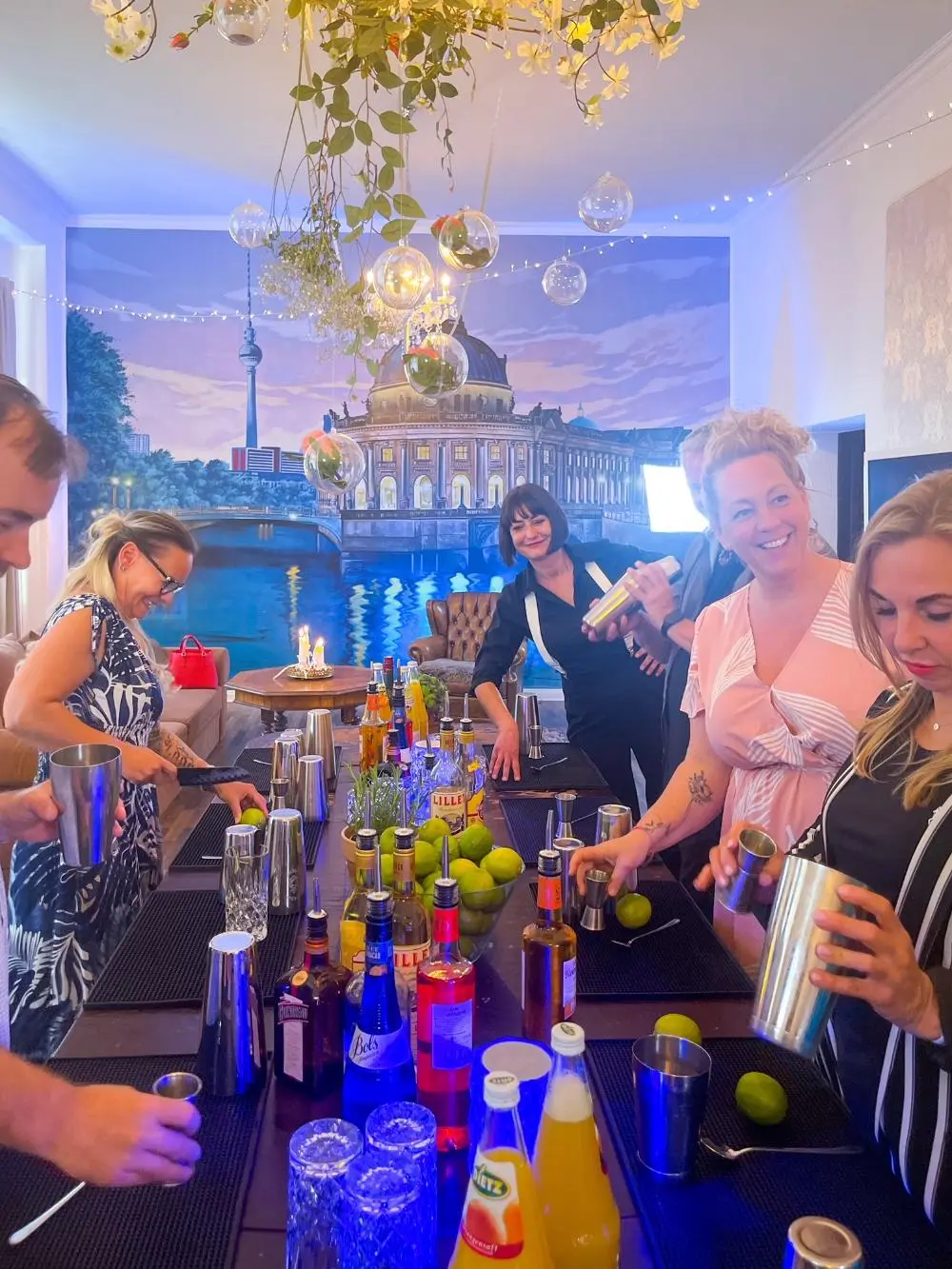 Cocktail Workshop - Berlin Art Apartment