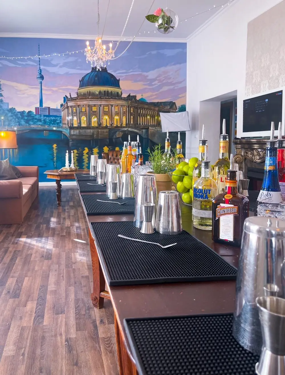 Cocktail Workshop - Berlin Art Apartment